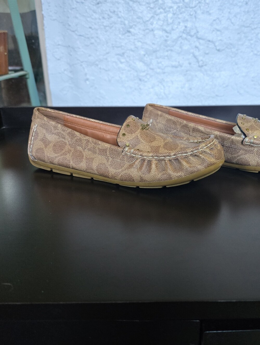Coach Women's Studded Driving Loafers in Signature C Light Brown Leather Sz 8.5 - Picture 3 of 6